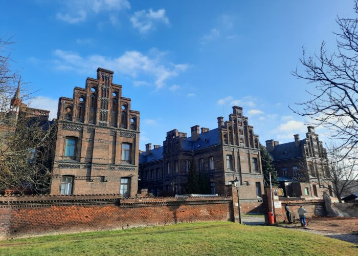 Neo-Gothic in Prague: the maternity hospital of Saint Apollinaire