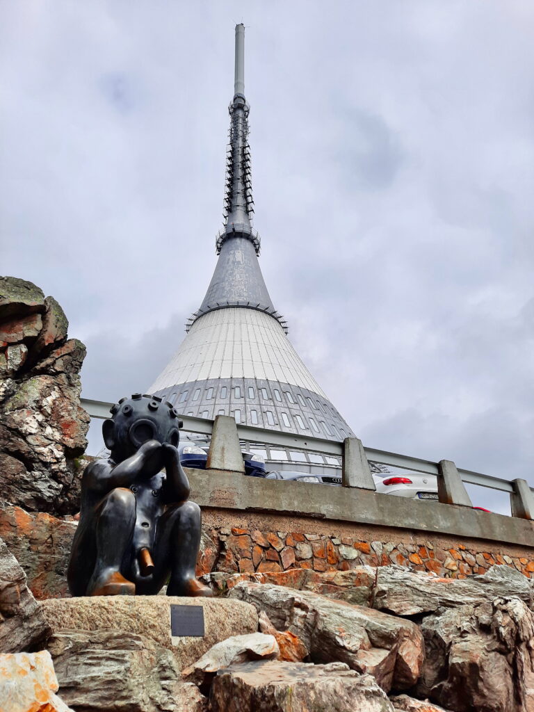 Ještěd + bronze statue "Child from Mars" of Jaroslav Róna