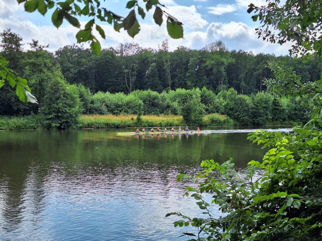 Canoists on the Labe - ride to Nymburk for ice cream