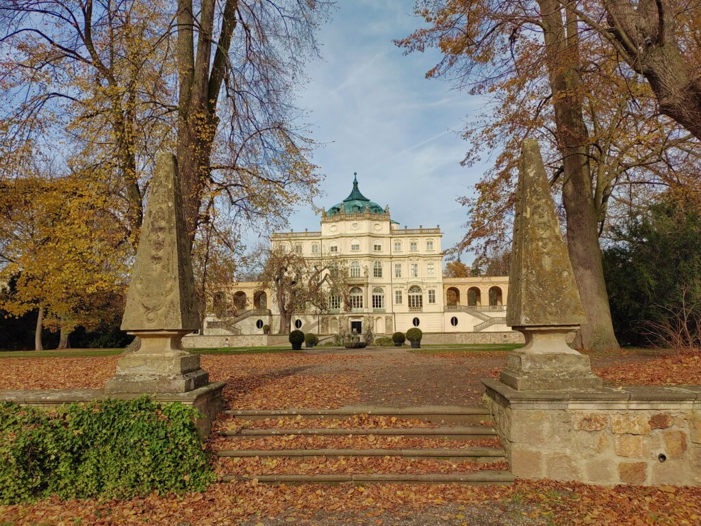 Ploskovice castle from the back.