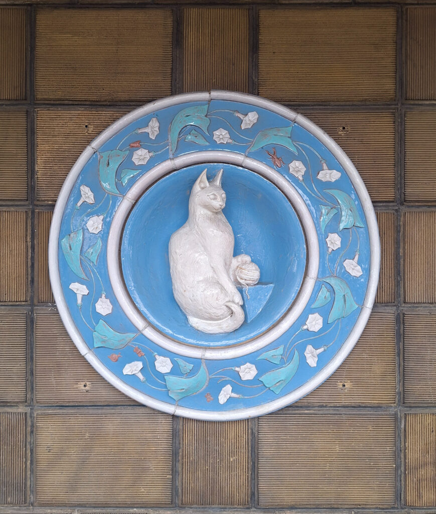 Cat ceramic at the věžáky