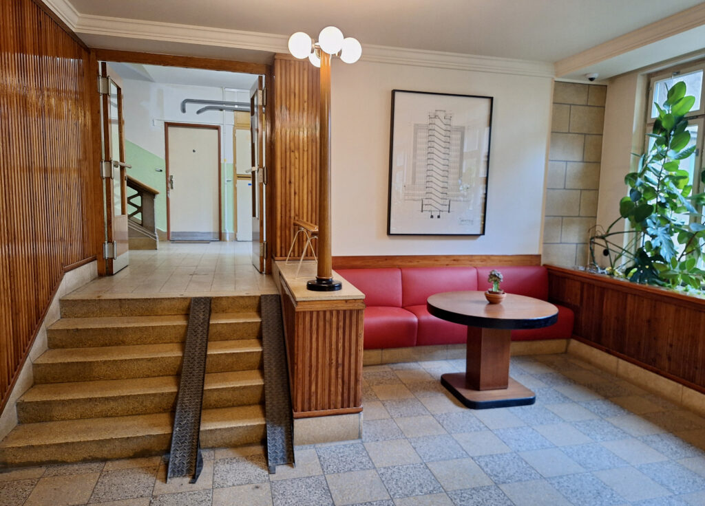 Věžáky - Entrance hall right side