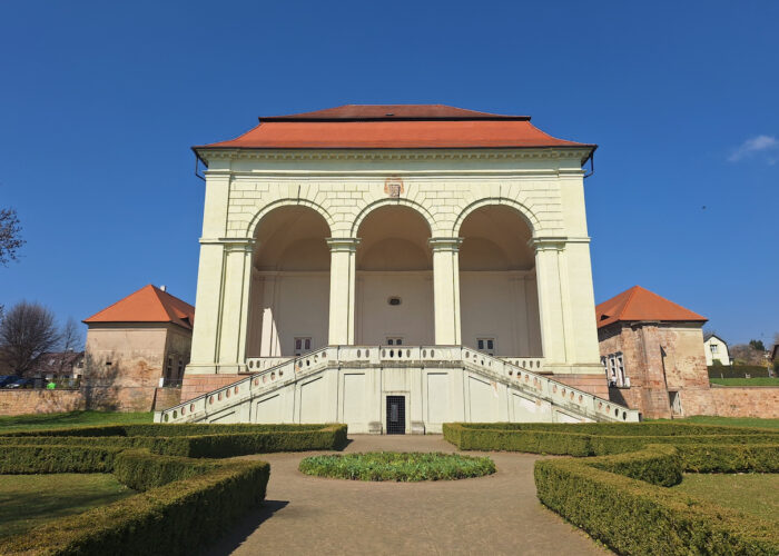 Jičín & the Valdštejnská loggia