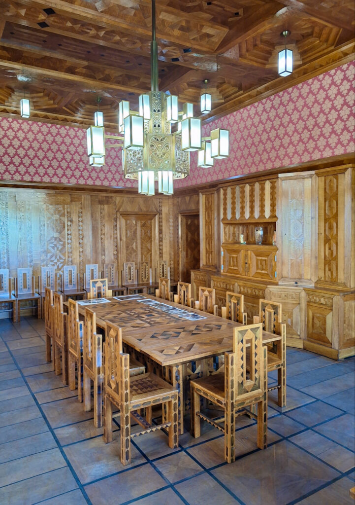 Vila Primavesi interiors - dining room