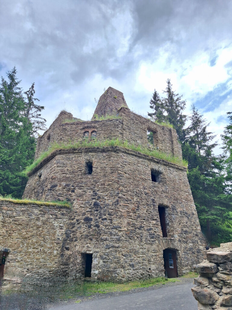 Vápenka in Kovářská - lime kiln